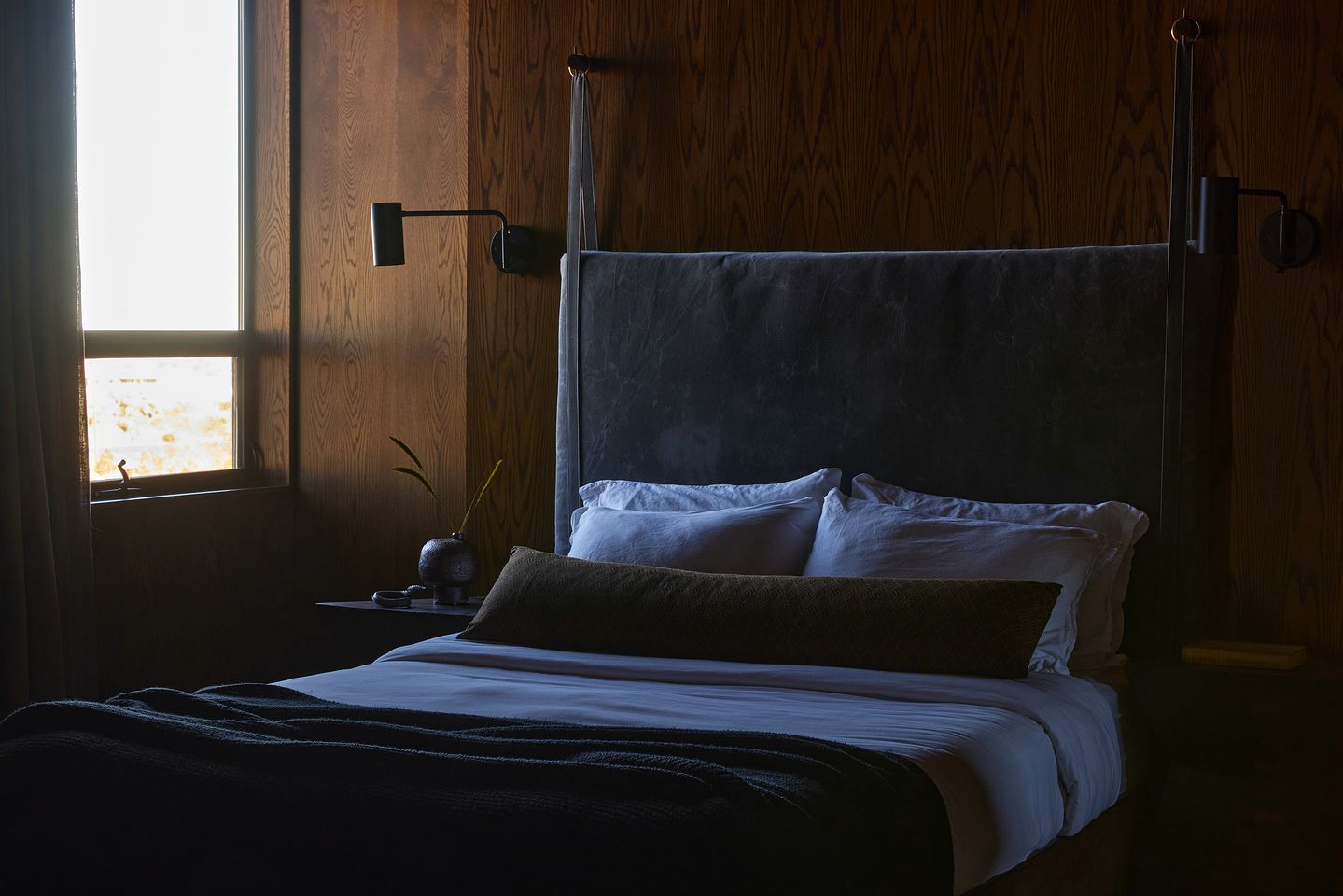Amazing Rustic Vacation Rental with Hot-tub and Fire Pit in Joshua Tree, California