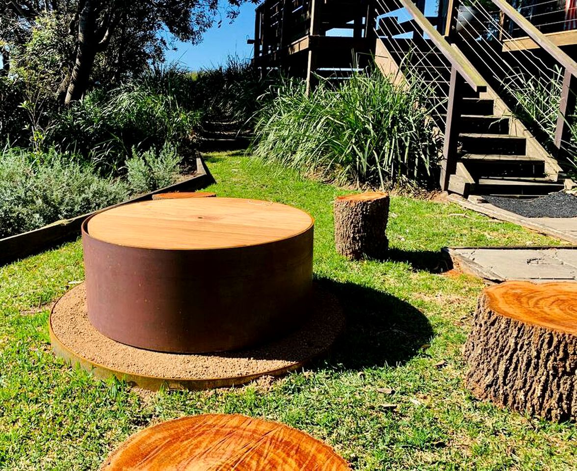 Stunning Beach House with Barbecue and Beach Access in Culburra Beach, New South Wales