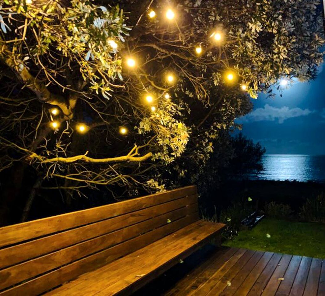 Stunning Beach House with Barbecue and Beach Access in Culburra Beach, New South Wales