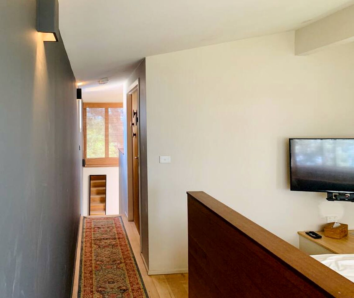 Stunning Beach House with Barbecue and Beach Access in Culburra Beach, New South Wales