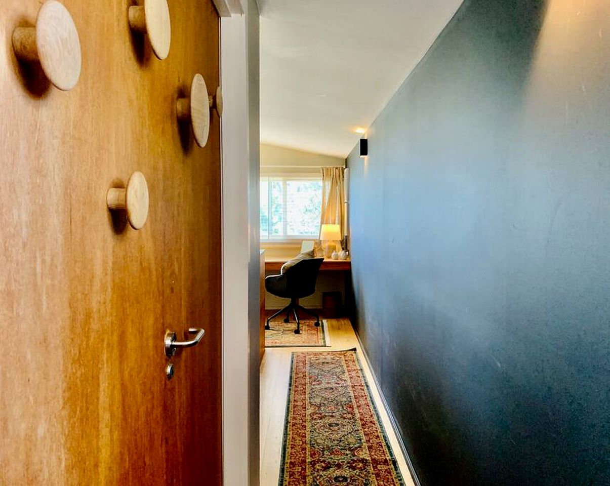 Stunning Beach House with Barbecue and Beach Access in Culburra Beach, New South Wales