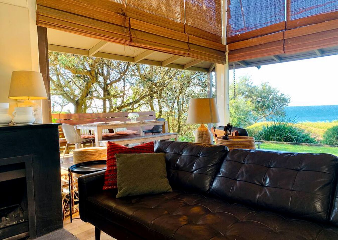 Stunning Beach House with Barbecue and Beach Access in Culburra Beach, New South Wales