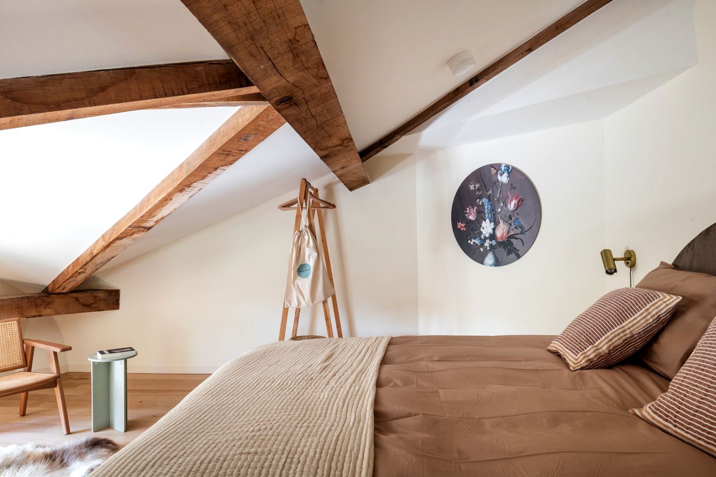 Enchanting Heritage Lodge in Historic Dome Pavilion on the Scheldt River near Bornem, Antwerp