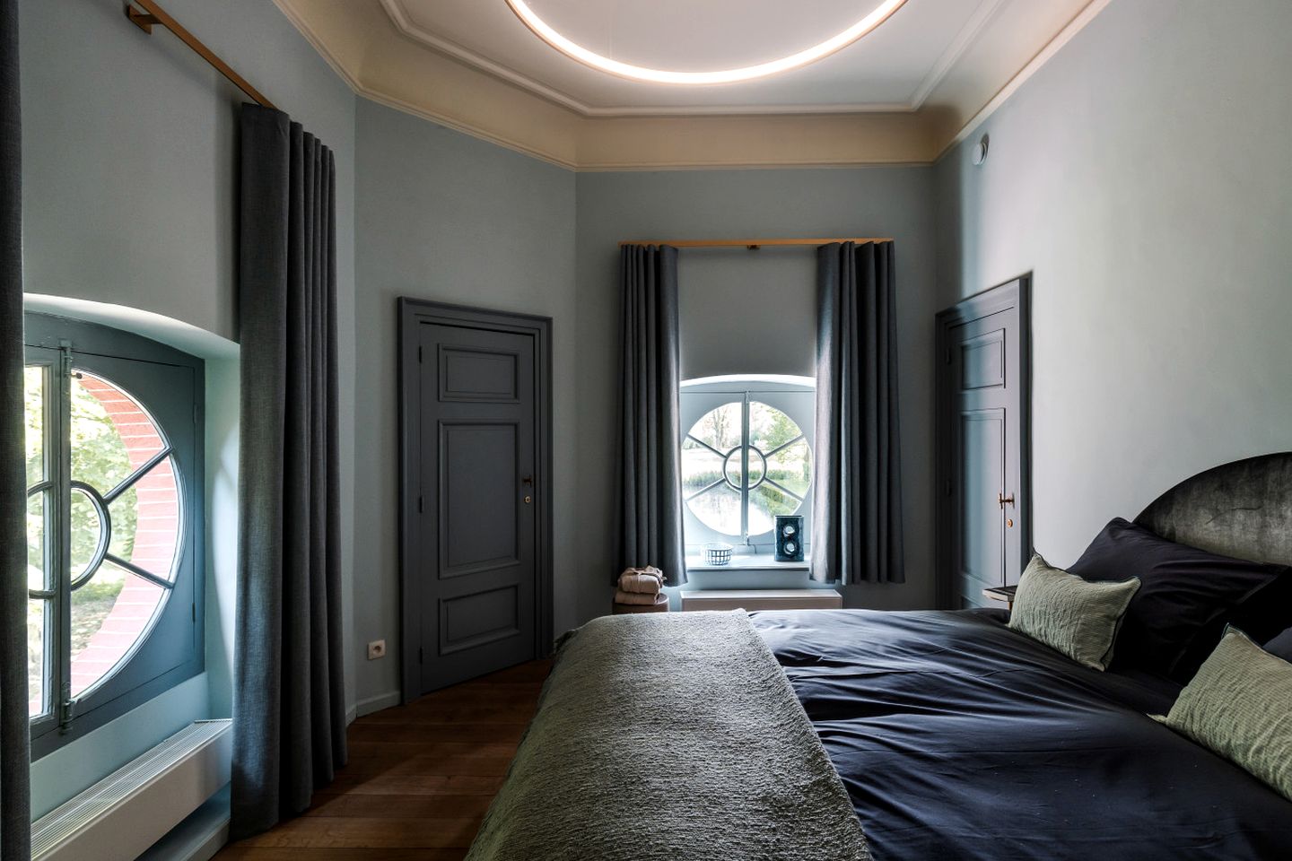 Enchanting Heritage Lodge in Historic Dome Pavilion on the Scheldt River near Bornem, Antwerp