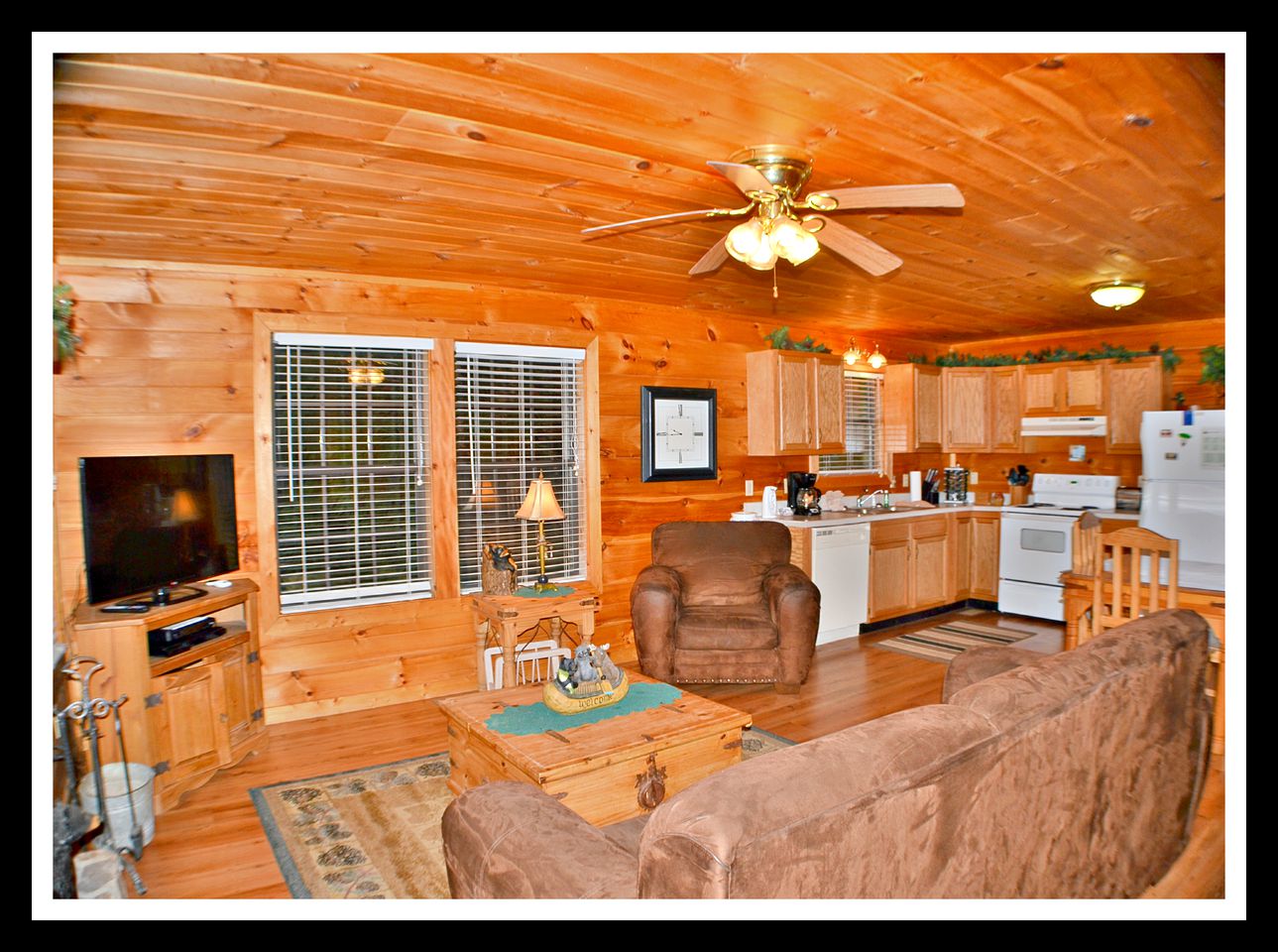 Romantic Cabin Retreat with a Hot Tub near Sevierville, Tennessee