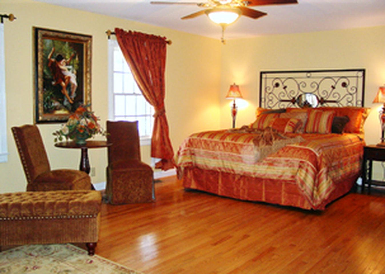 Spacious Secluded Vacation Rental For Twelve Guests in Middletown, Ohio