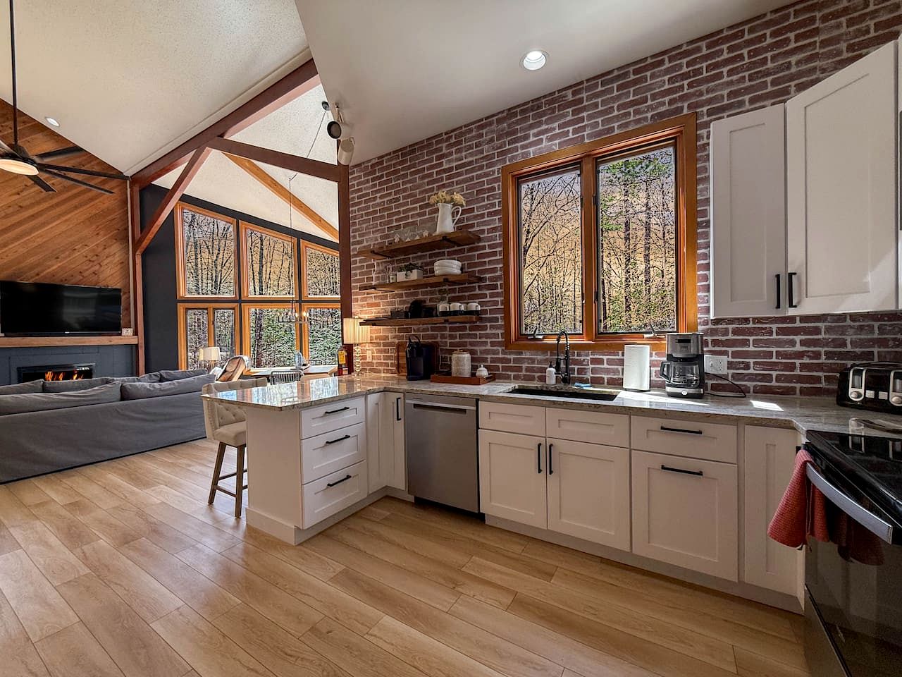Peaceful Four Bedroom Cabin Retreat in North Conway New Hampshire Near Cranmore Mountain