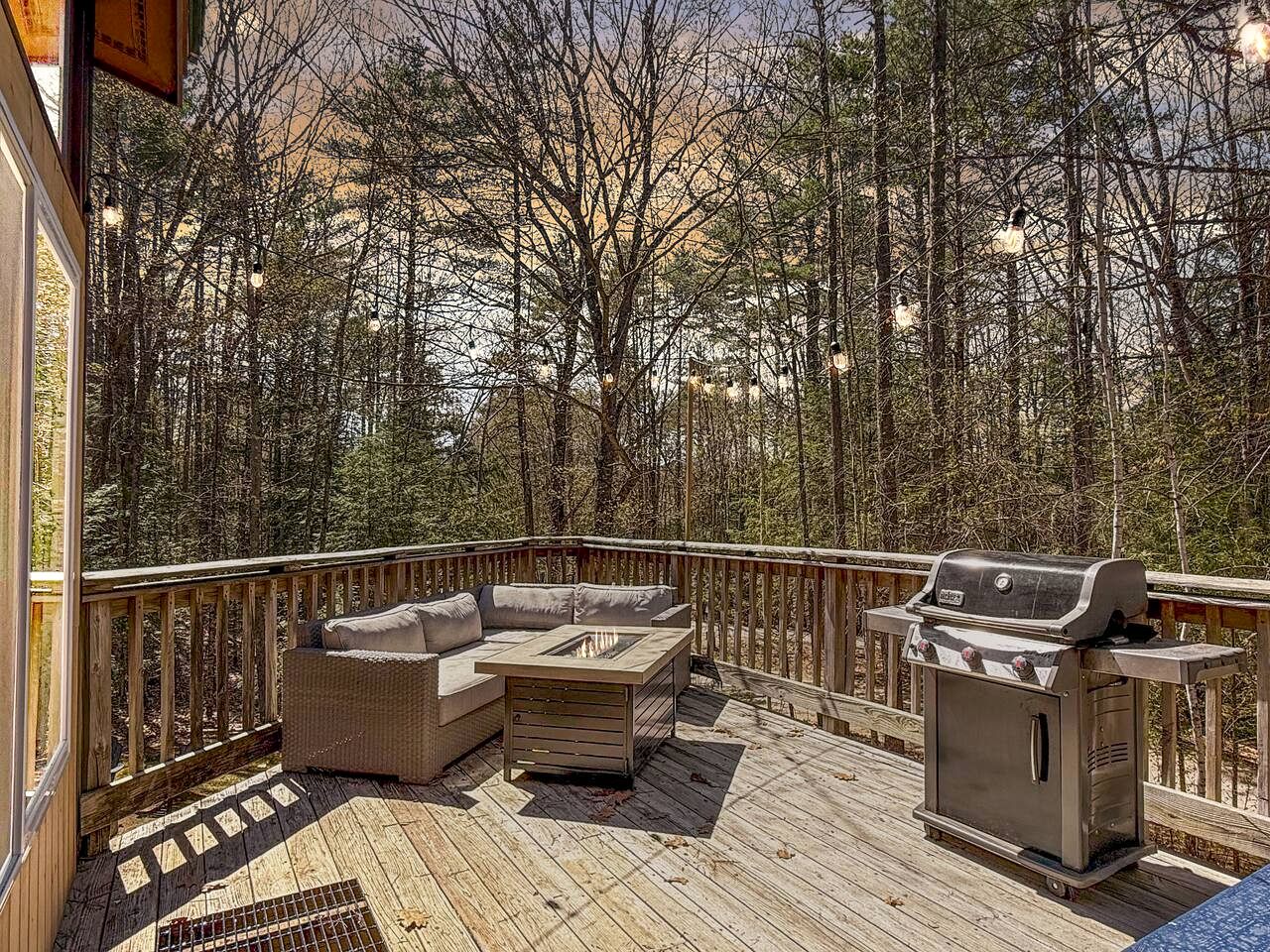 Peaceful Four Bedroom Cabin Retreat in North Conway New Hampshire Near Cranmore Mountain