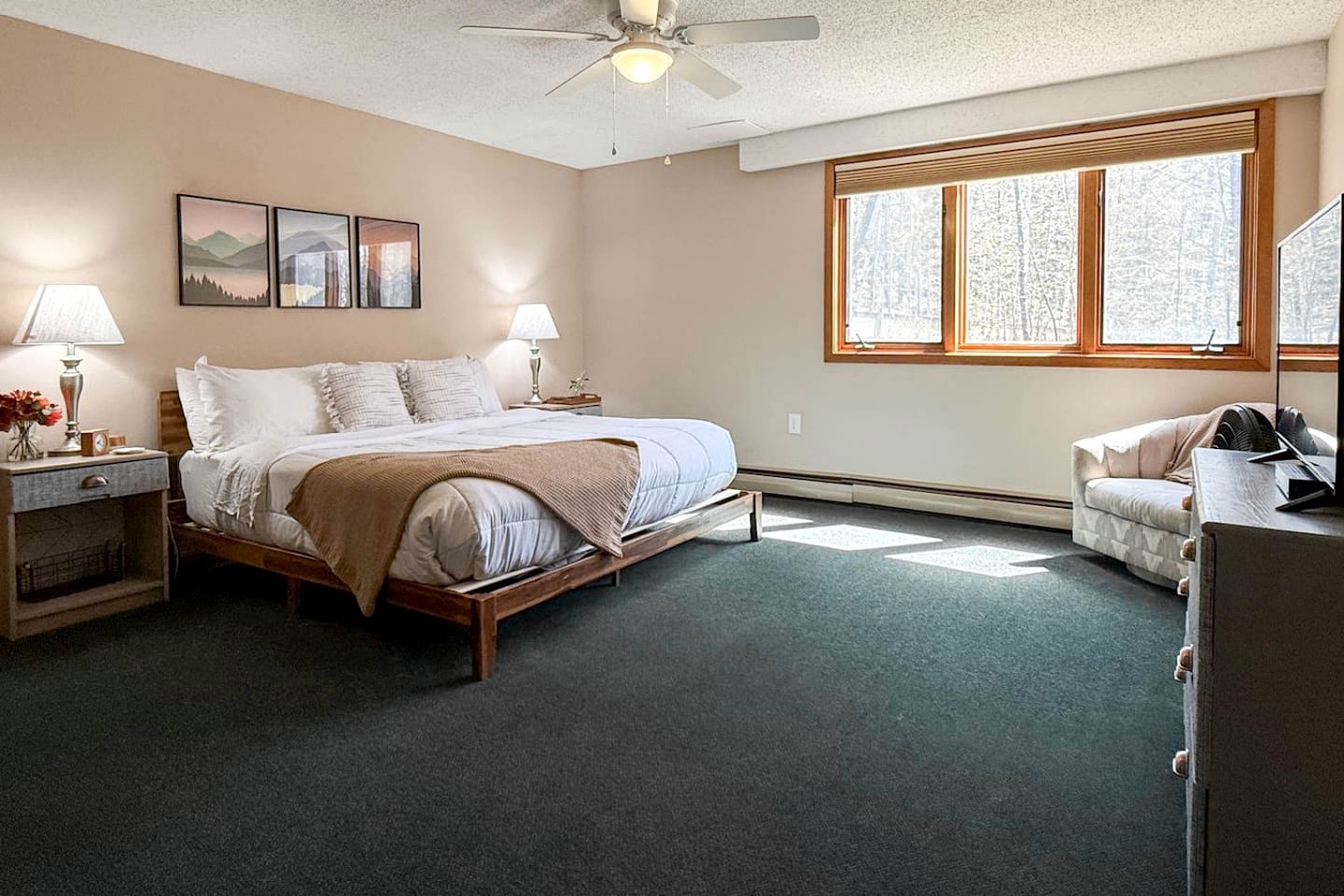 Peaceful Four Bedroom Cabin Retreat in North Conway New Hampshire Near Cranmore Mountain