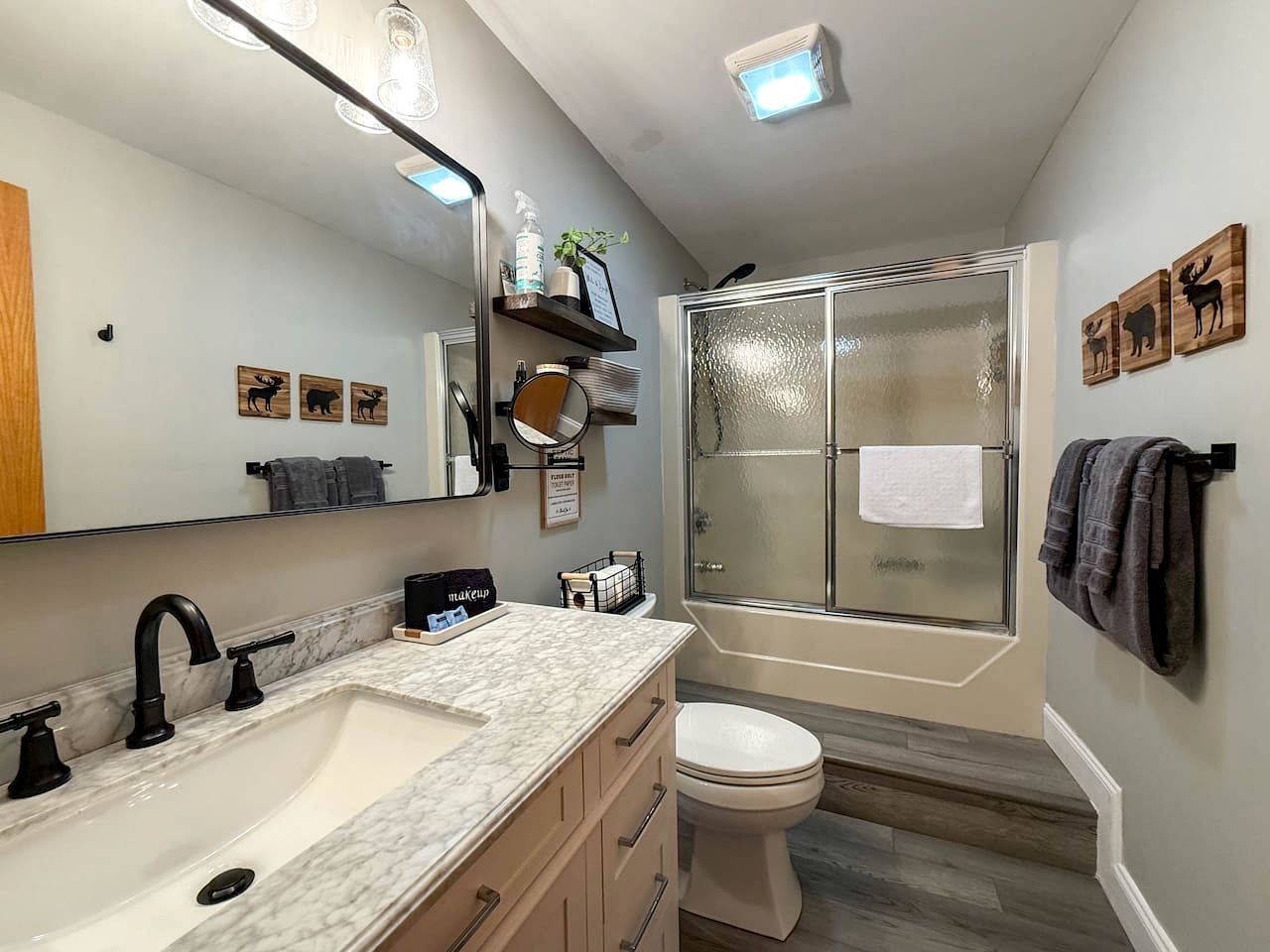 Peaceful Four Bedroom Cabin Retreat in North Conway New Hampshire Near Cranmore Mountain