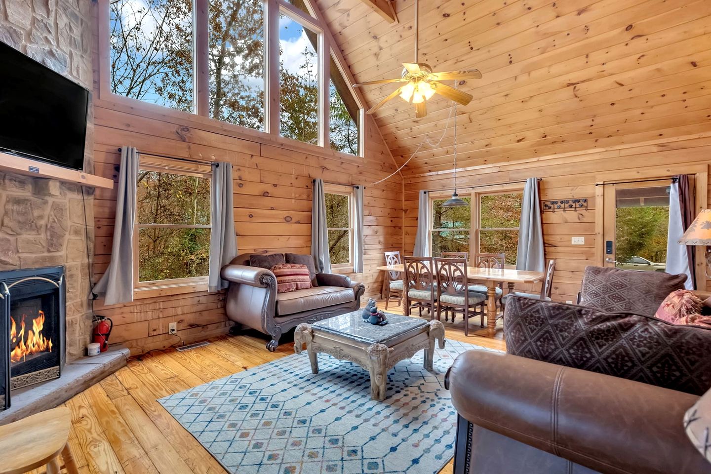 Rustic Smoky Mountain Cabin with Firepit & Game Room near Lake Douglas, Sevierville TN