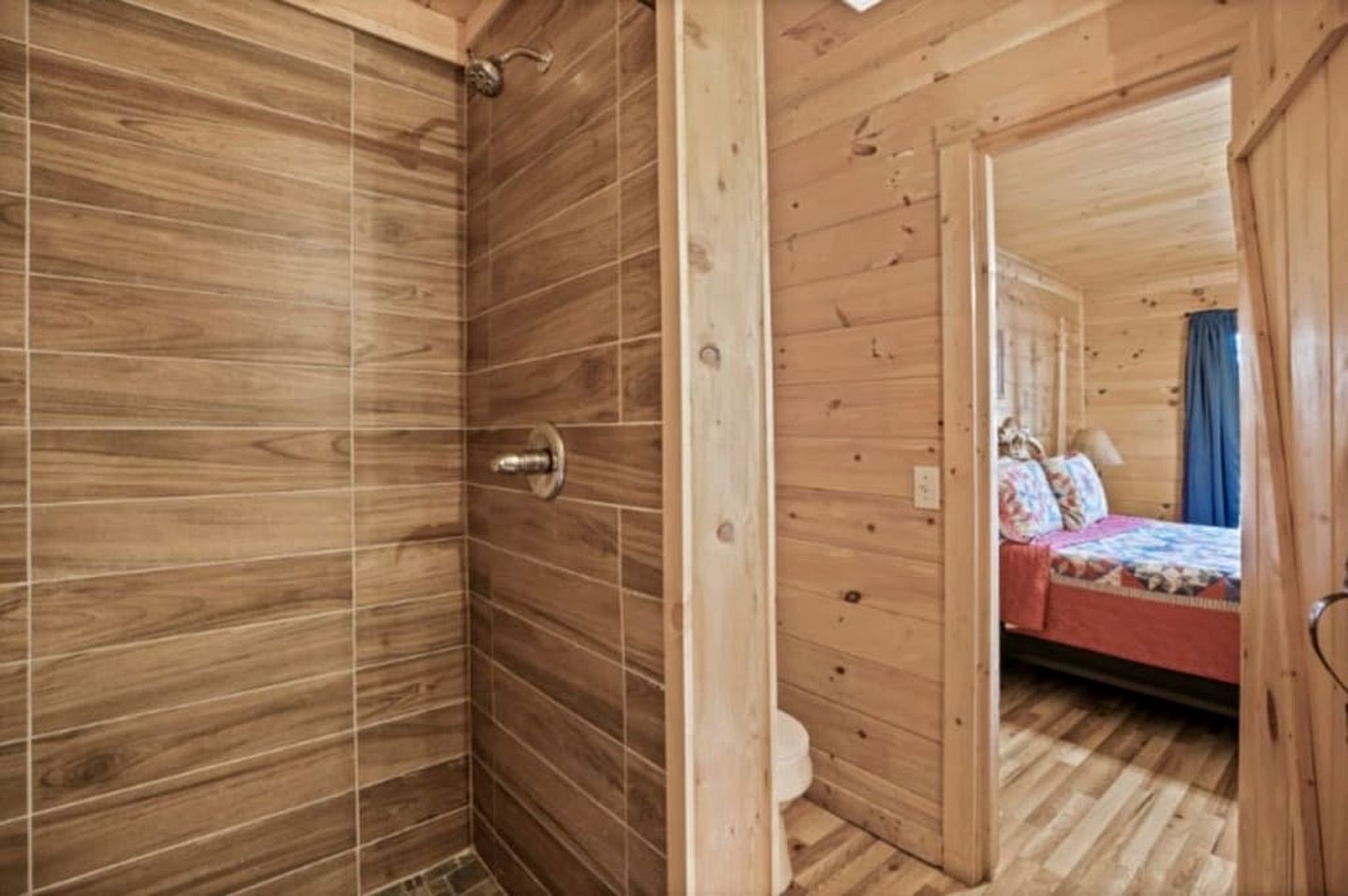 Rustic Smoky Mountain Cabin with Firepit & Game Room near Lake Douglas, Sevierville TN