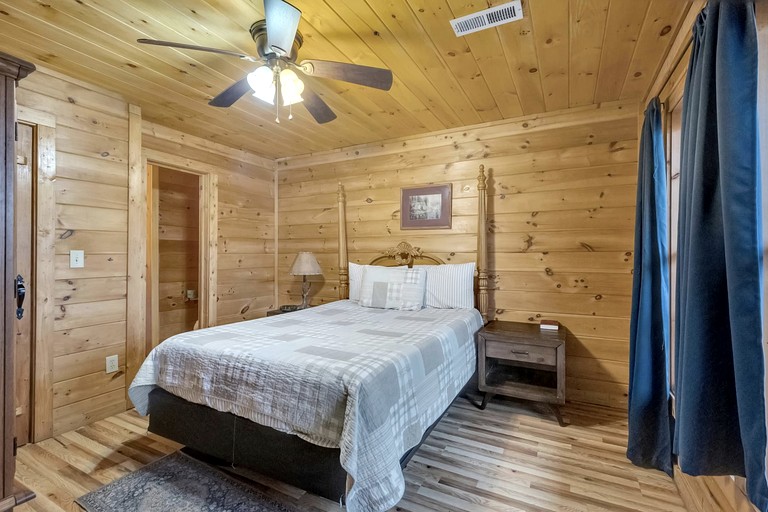 Cabins (United States of America, Pittman Center, Tennessee)