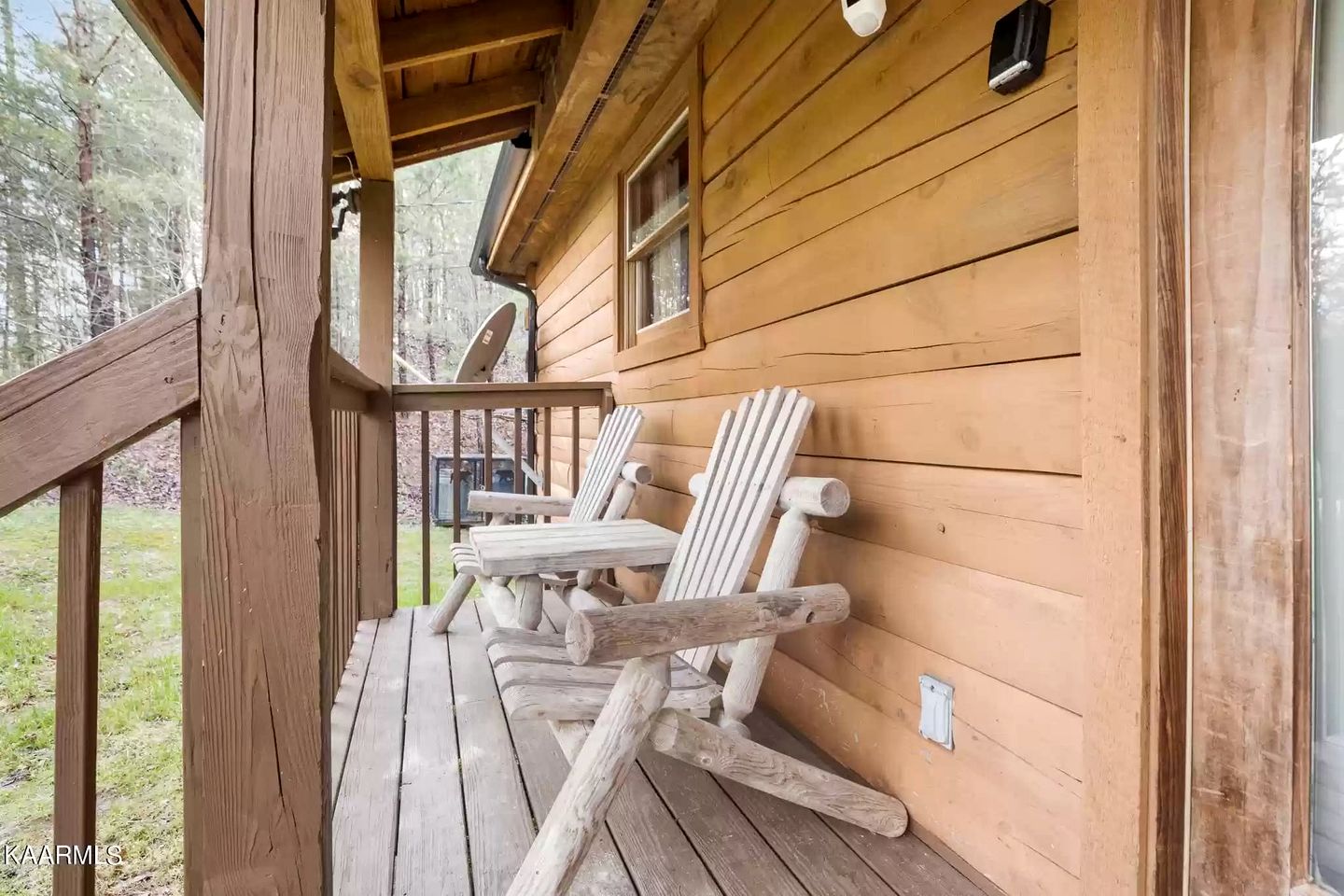 Rustic Smoky Mountain Cabin with Firepit & Game Room near Lake Douglas, Sevierville TN
