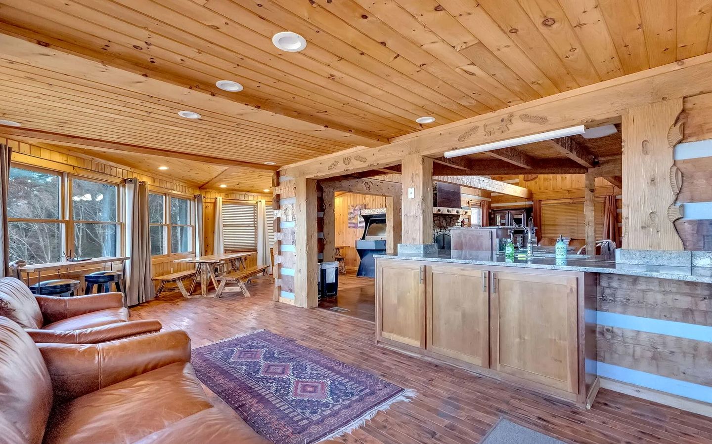 Spacious Luxury Log Cabin with Game Room & Panoramic Mountain Views near Pigeon Forge, Tennessee