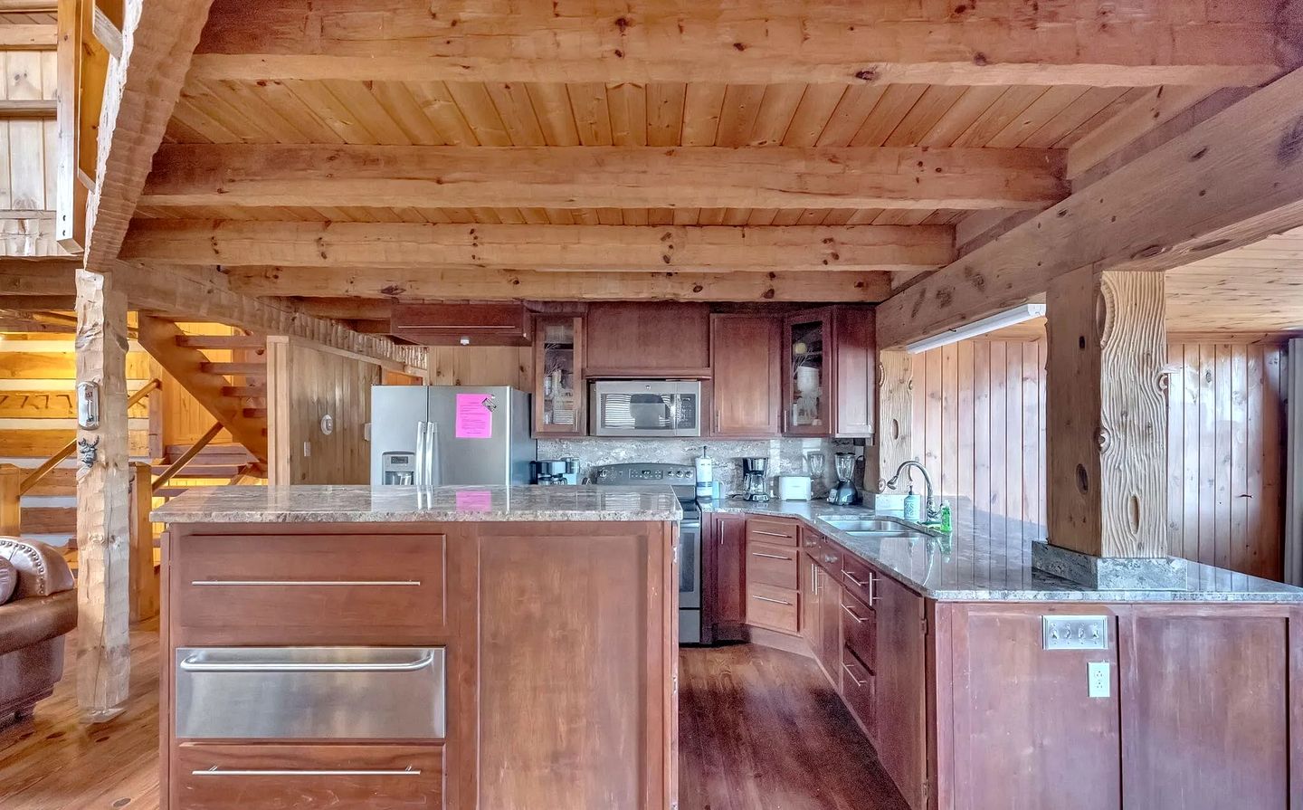 Spacious Luxury Log Cabin with Game Room & Panoramic Mountain Views near Pigeon Forge, Tennessee