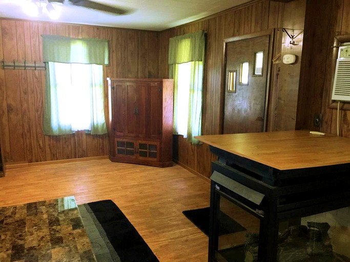 Cabins (Nason, Illinois, United States)