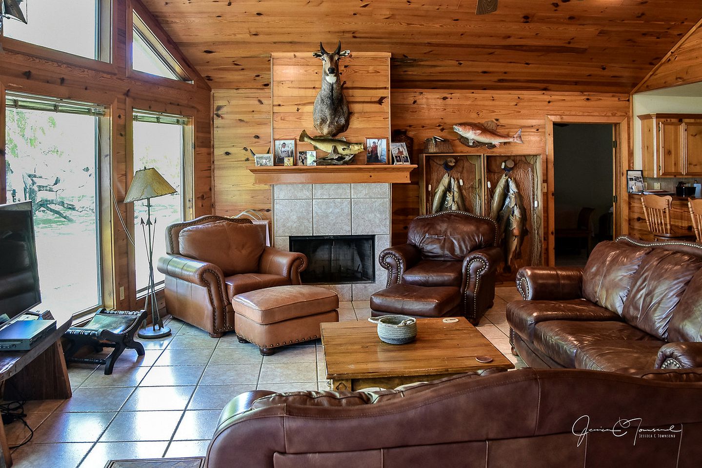 Wild Horse Lodge Reel 'Em Inn for Eight, Cottages, Baffin Bay, United