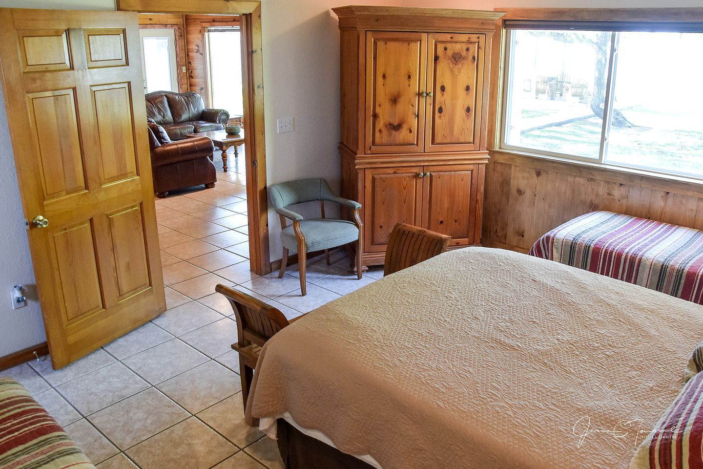 Wild Horse Lodge Reel 'Em Inn for Eight, Cottages, Baffin Bay, United