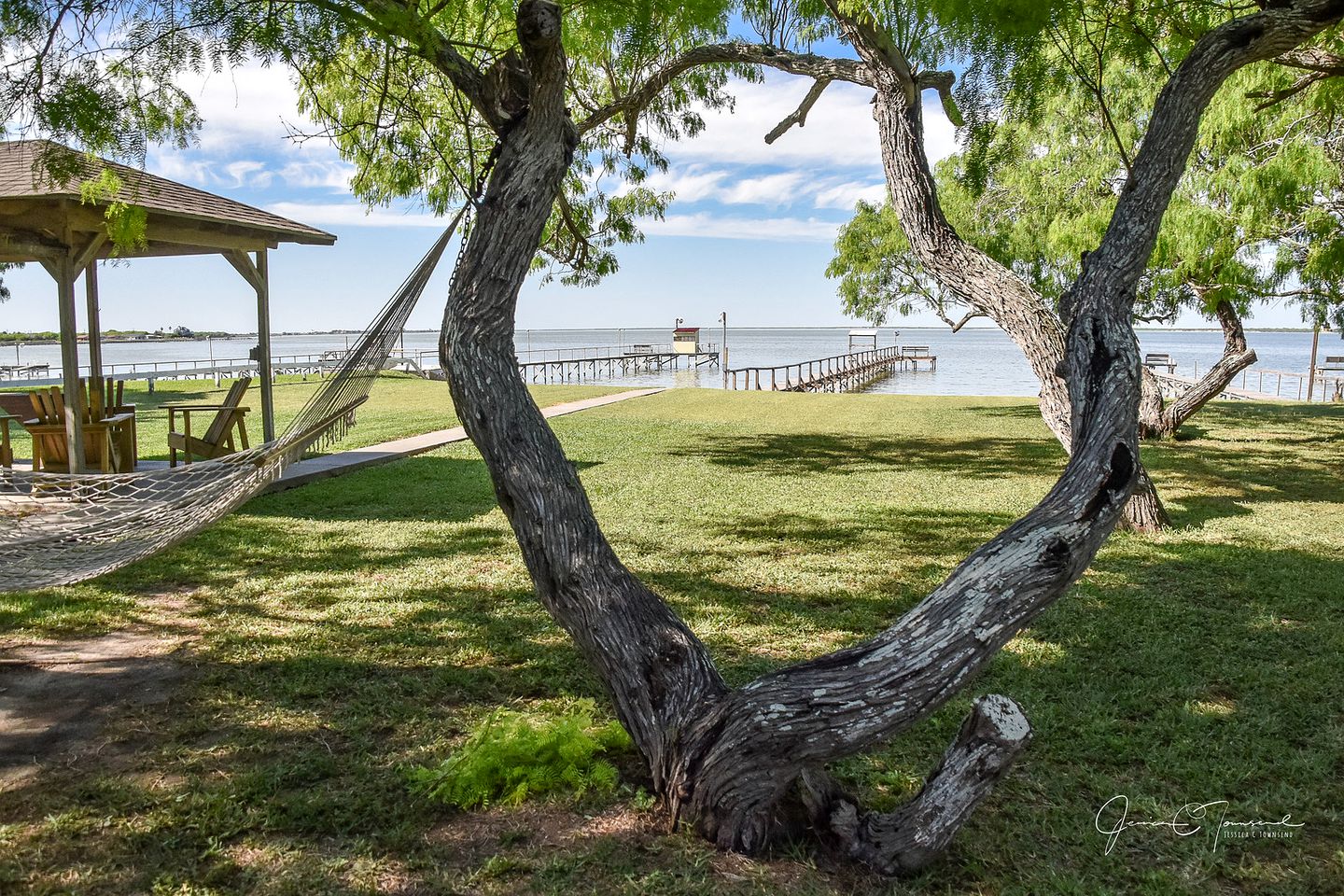 Wild Horse Lodge Reel 'Em Inn for Eight, Cottages, Baffin Bay, United