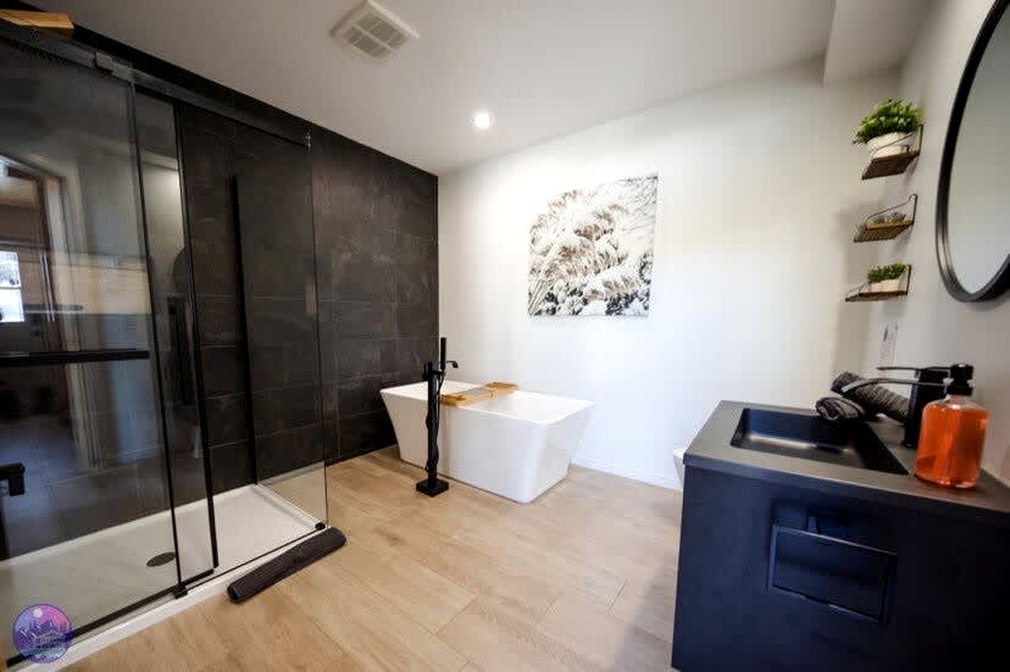 Peaceful Cabin with Hot-Tub and Fire Pit Perfect for Winter Sports in Saint Come, Quebec