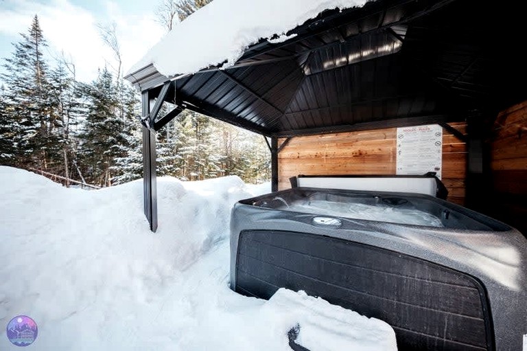 Cabins (Canada, Saint Come, Quebec)