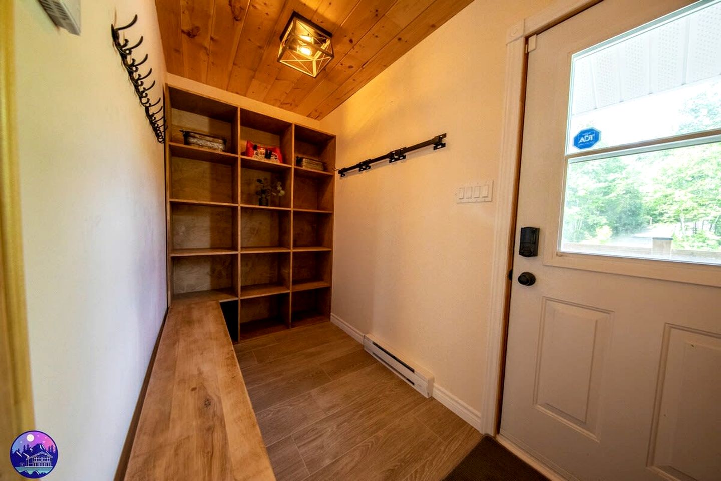 Peaceful Cabin with Hot-Tub and Fire Pit Perfect for Winter Sports in Saint Come, Quebec