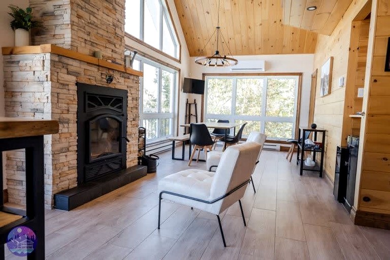 Cabins (Canada, Saint Come, Quebec)