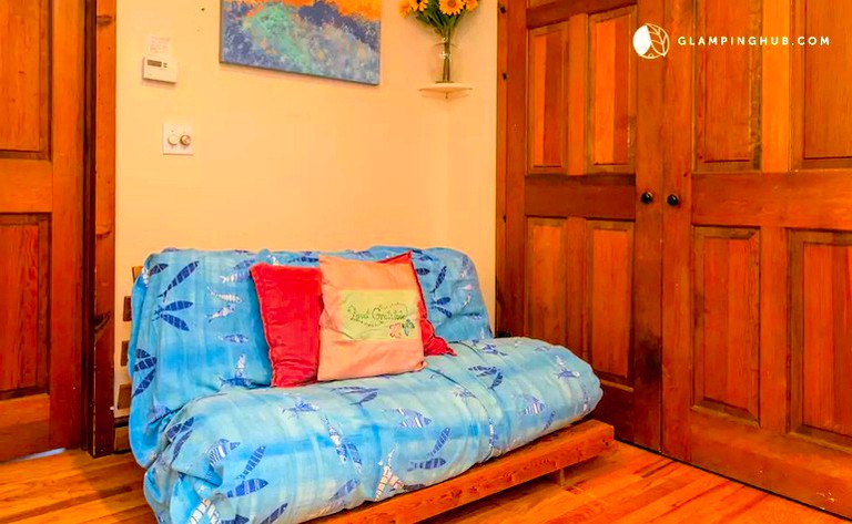 Barns (Redding, Connecticut, United States)