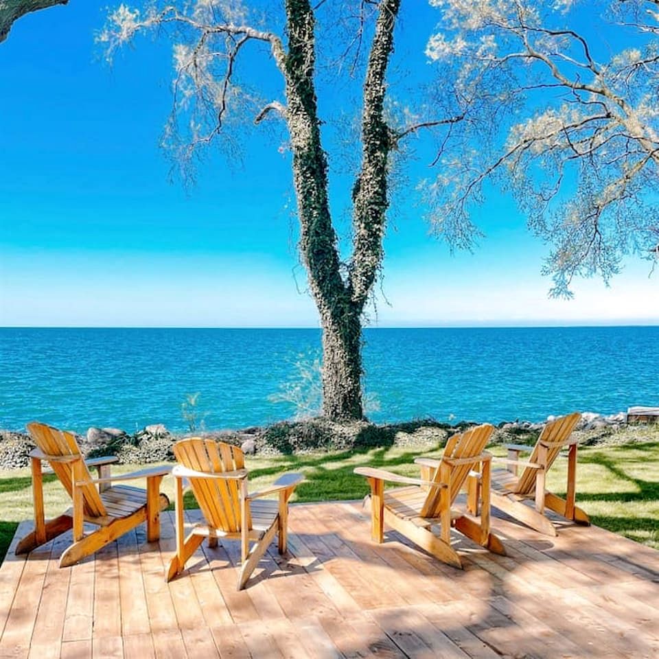 Peaceful Cottage with Hot-Tub and Breathtaking Views in Ontario