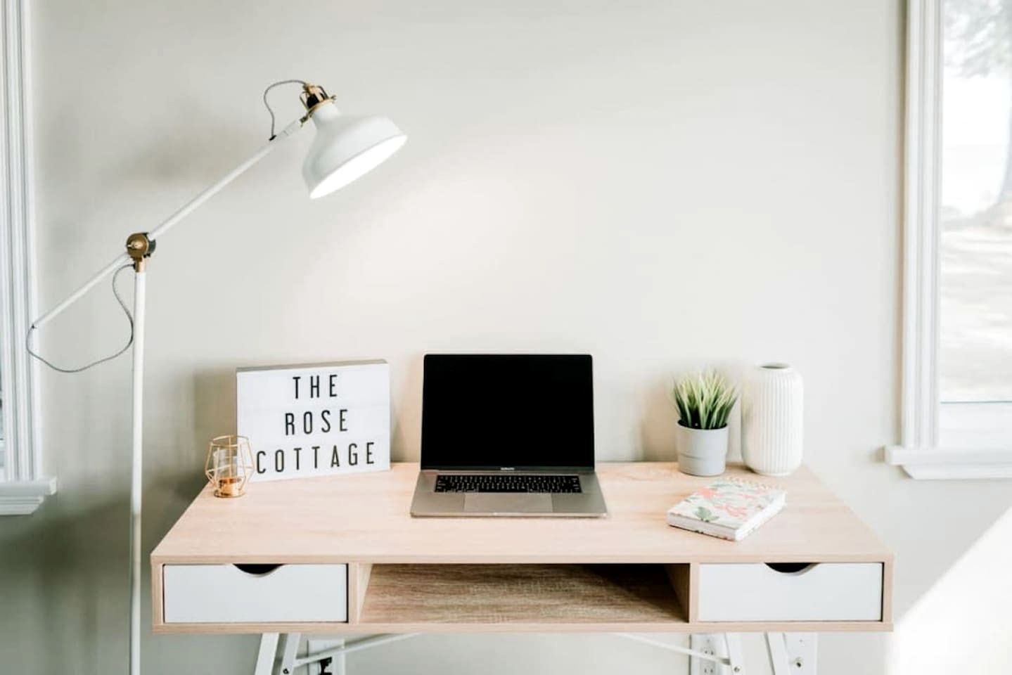 Peaceful Cottage with Hot-Tub and Breathtaking Views in Ontario