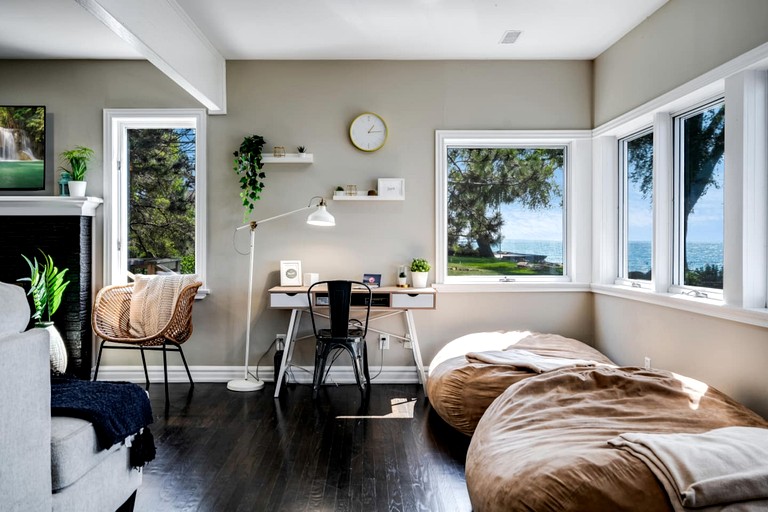 Cottages (Canada, Leamington, Ontario)