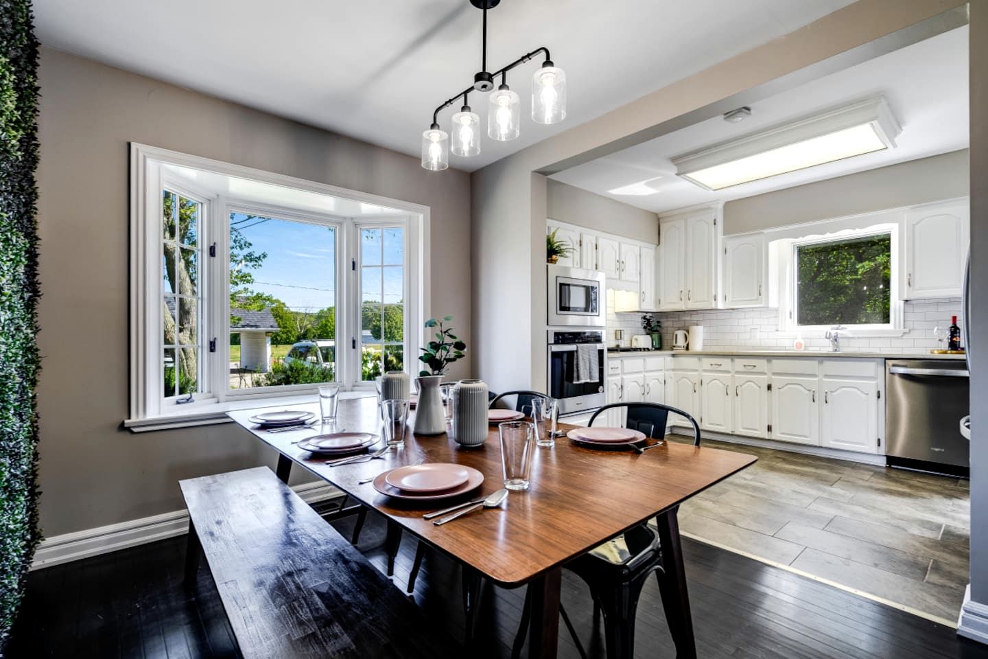 Peaceful Cottage with Hot-Tub and Breathtaking Views in Ontario