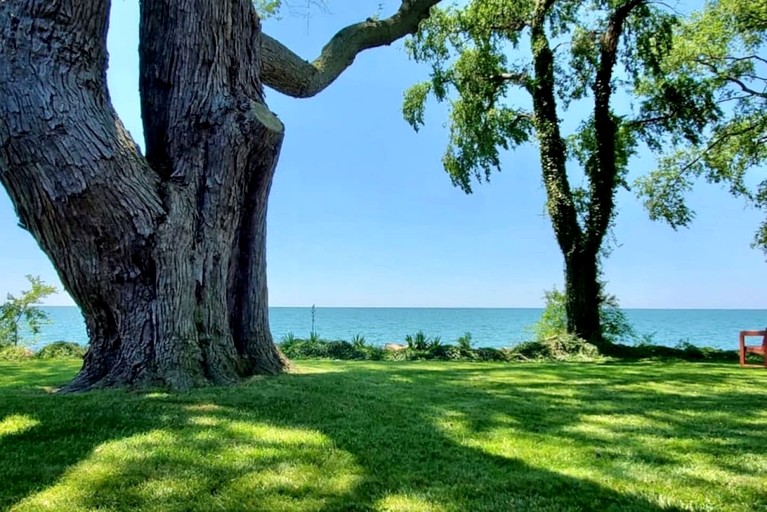 Cottages (Canada, Leamington, Ontario)