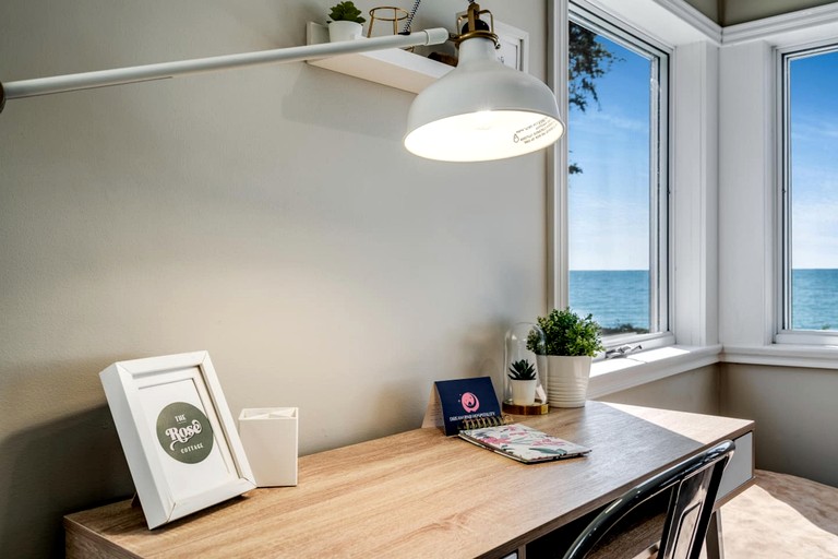 Cottages (Canada, Leamington, Ontario)