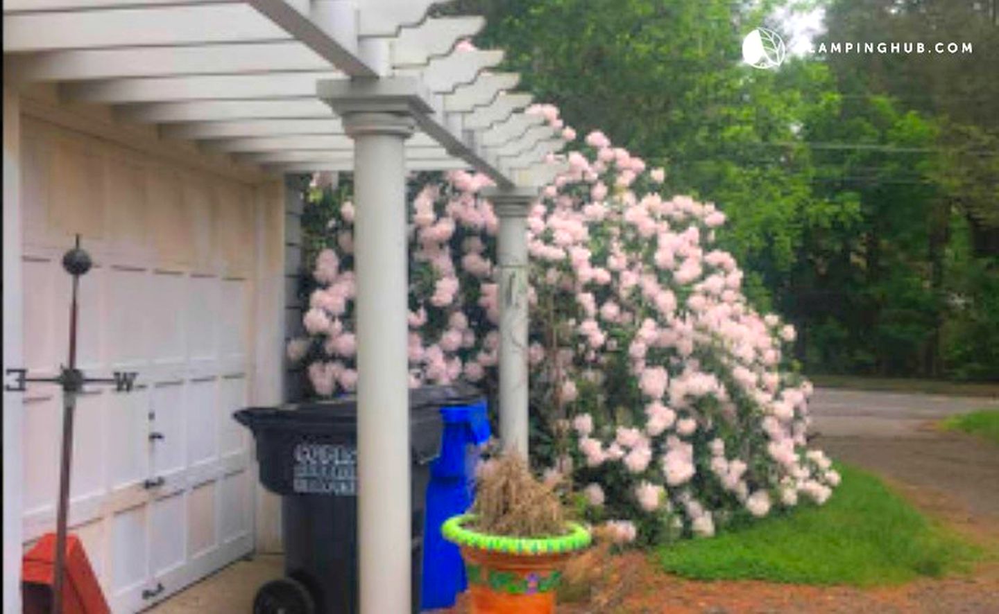Peaceful and Pet-Friendly Cottage Rental on Picturesque Country Estate near Black Rock State Park, Connecticut