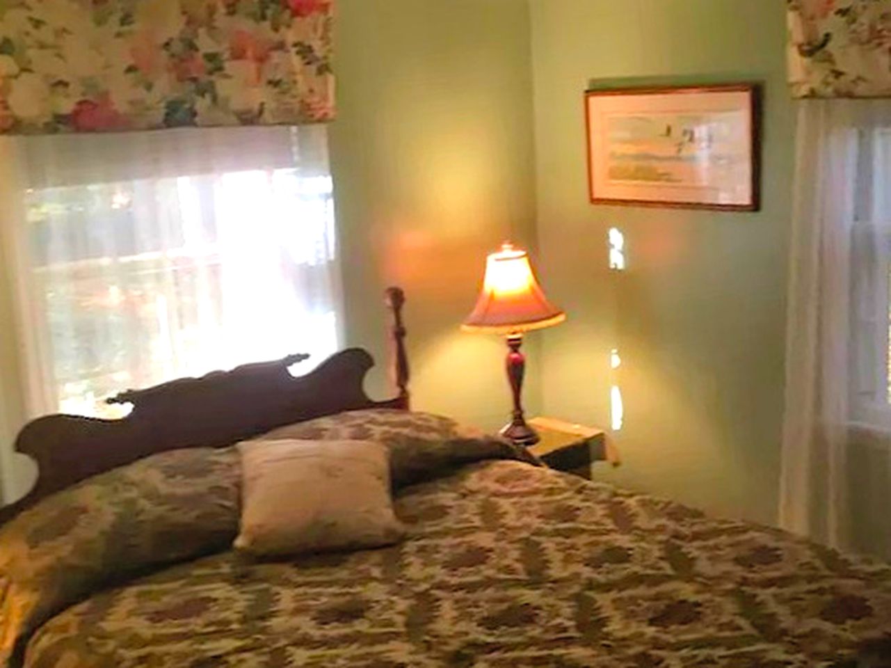 Peaceful and Pet-Friendly Cottage Rental on Picturesque Country Estate near Black Rock State Park, Connecticut