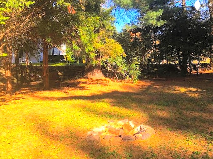 Cottages (Watertown, Connecticut, United States)