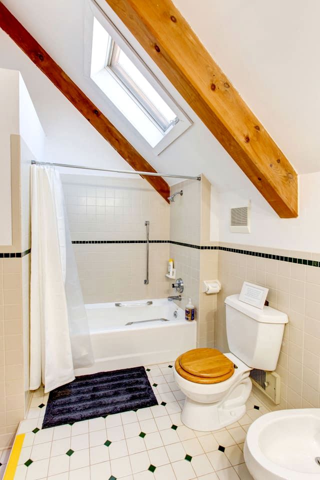Peaceful Country Retreat with Private Trails, Sauna & Stargazing in Bloomville, New York