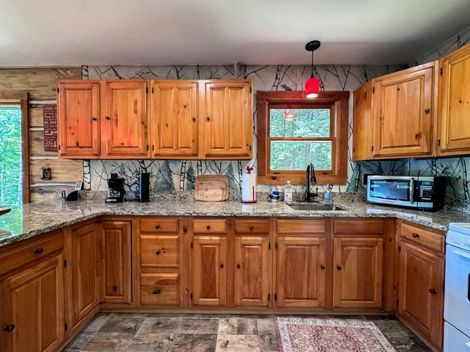 Cabins (United States of America, Sweden, Maine)