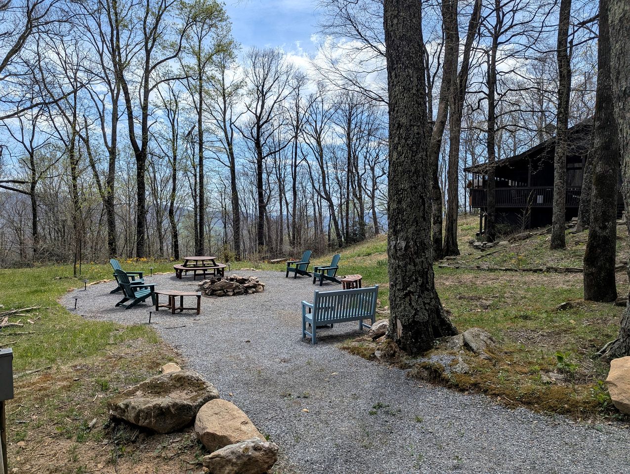 Peaceful Eclectic Mountain Cabin with Screened Porch Near Black Mountain | Black Mountain, NC