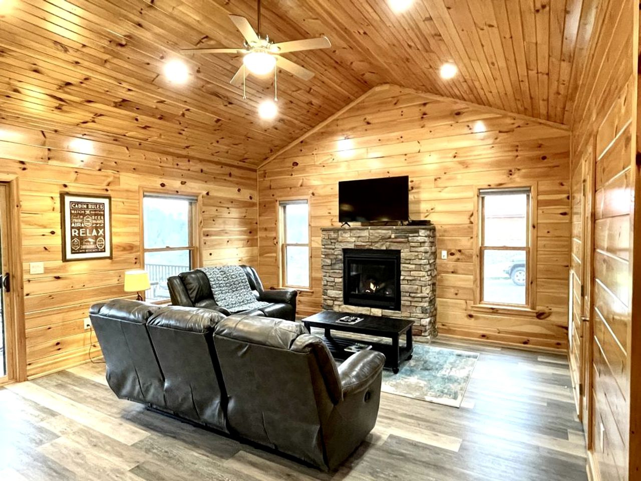 Peaceful Family Cabin Perfect for Fishing with Amazing Fields Trails in Tellico Plains, Tennessee