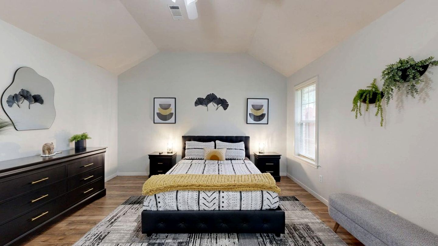 Peaceful Family-Friendly Retreat with Large Backyard Near Texas A&M in Dr. College Station, Texas