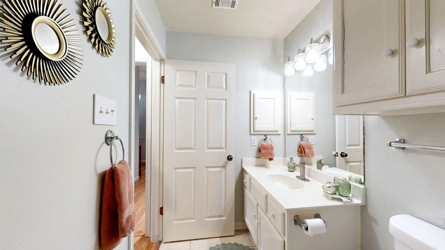 Peaceful Family-Friendly Retreat with Large Backyard Near Texas A&M in Dr. College Station, Texas