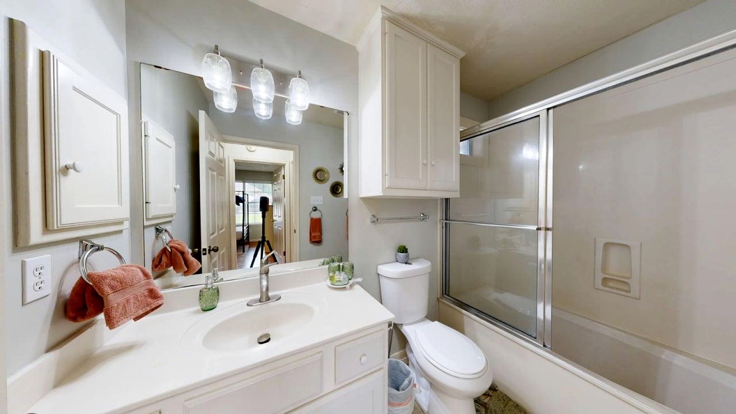 Peaceful Family-Friendly Retreat with Large Backyard Near Texas A&M in Dr. College Station, Texas