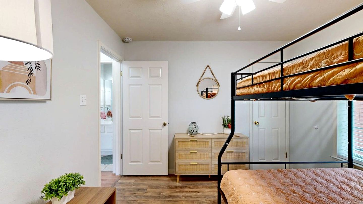 Peaceful Family-Friendly Retreat with Large Backyard Near Texas A&M in Dr. College Station, Texas