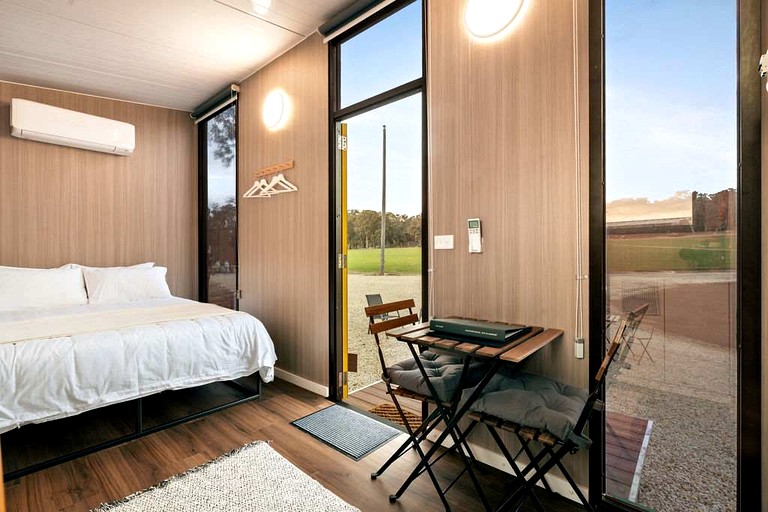 Tiny Houses (Australia, Warrenmang, Victoria)