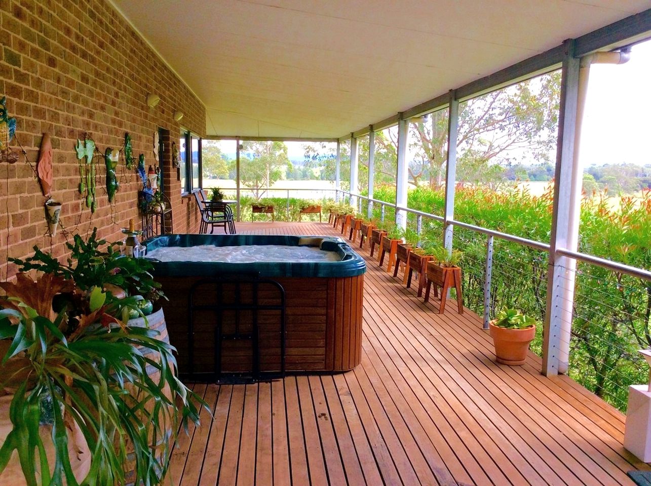 Peaceful Farmhouse Cottage Rental with a Hot Tub in Quorrobolong, New South Wales