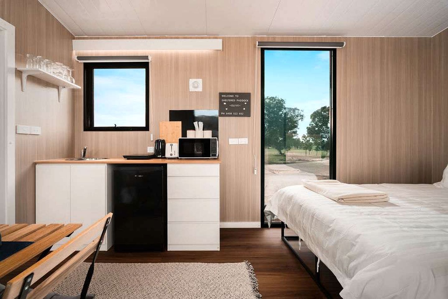 Peaceful Farmstay Tiny House Surrounded by Wildlife near Pyrenees Wineries, Victoria