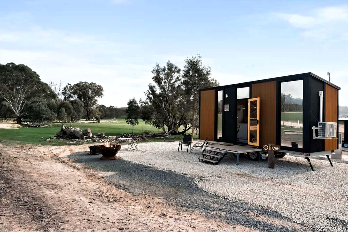 Peaceful Farmstay Tiny House Surrounded by Wildlife near Pyrenees Wineries, Victoria